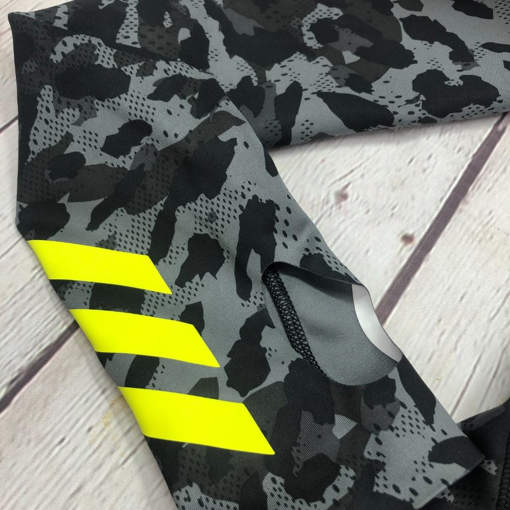 ποΈποΈSOLD Adidas men's SUPER SUIT running carrera size small - Picture 12 of 16
